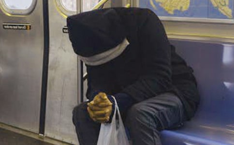 貓只在黑夜里哭泣