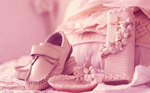 �M����������~