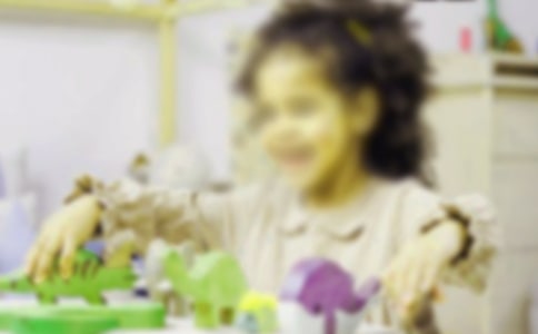 小女孩和洋娃娃作文300字