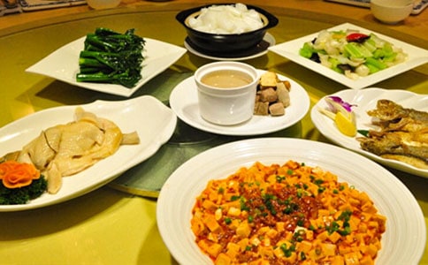 中餐宴請(qǐng)的現(xiàn)代禮儀